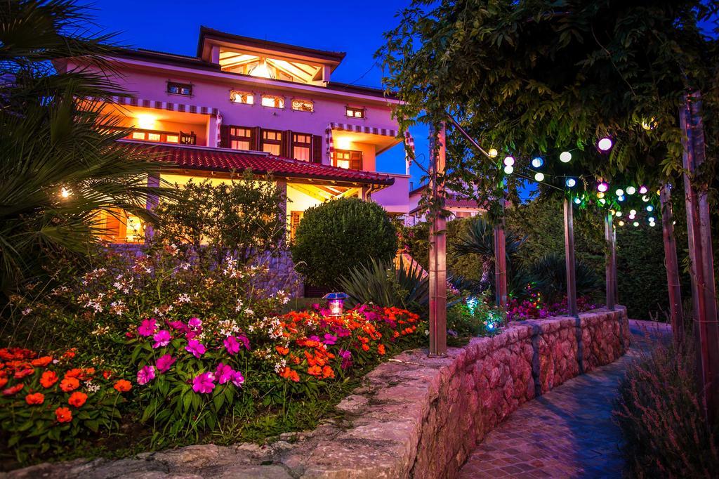 Villa Amalija Sukosan Exterior photo